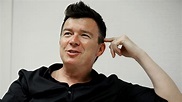 Rick Astley vuelve a subir al escenario sus temas - RTVE.es