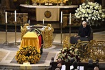 Henry Kissinger pays respects to ex-German German Chancellor Helmut ...