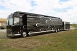 Outside view of Casey Donahew's swanky motor home. See MORE celeb motor ...