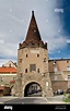 Puerta medieval de Paczkowska en Ziębice, región de Baja Silesia ...
