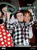 Lauren Holly und Sohn Azer Greco besuchen den Disney Store Relaunch am ...