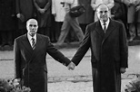 Mitterrand et Kohl à Verdun: main dans la main devant l'histoire - La Croix