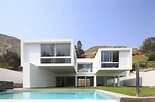 Broad Golf House by Seinfeld Arquitectos