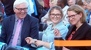 "First Family": Das sind die beiden Frauen hinter Steinmeier ...