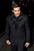 Jake Gyllenhaal Patterned Scarf | Jake gyllenhaal, Taylor swoft, Taylor ...