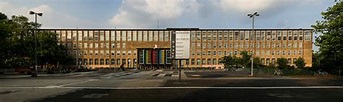 Panoramabild des Hauptgebäudes der Universität zu Köln | Duda.news