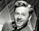 MICKEY ROONEY LEGENDARY ACTOR - 8X10 PUBLICITY PHOTO (DA-098)