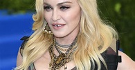 Madonna, de look camuflado, se diverte em comunidade e web pira: 'Cadê ...