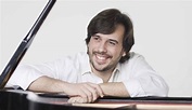 El pianista español Iván Martín, nuevo director titular de la Orquesta ...
