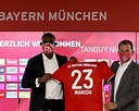 ¡Bayern Múnich presentó al joven central francés Tanguy Kouassi ...