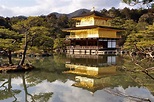 The stunning Kinkakuji golden pavilion - Points with a Crew