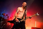 Nick Oliveri Performs with Queens of the Stone Age for the First Time ...