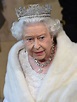 Rainha Elizabeth II decide banir casacos de pele de seu guarda-roupas ...