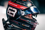 George Russell 2022 race helmet (Mercedes-AMG Petronas F1 Team)