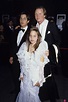 Jon Voight junto con sus hijos Angelina y James - La vida de Angelina ...
