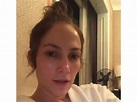 Jennifer Lopez, orgullosa de sus 47 años, publica selfie sin maquillaje ...