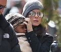 Sandra Bullock y su hijo Louis, frío paseo por Manhattan | Noticias ...