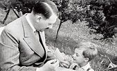 Adolf Hitler poses with children at his Alpine retreat | Daily Mail Online