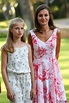 La Reina Letizia y la Princesa Leonor en su posado de verano 2019 en ...
