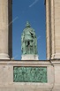 Estatua de Luis I de Hungría en el Monumento al Milenio en la Plaza de ...