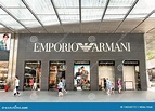 Tienda Del Emporio Armani En El Camino De La Huerta - Singapur ...