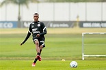 Matheus Alexandre durante treinamento do Corinthians em preparação para ...