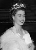 Vintage Photos Of Queen Elizabeth II Prove She's The Most Stylish Royal ...