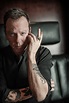 Kiefer Sutherland Talks The Parallels Of Acting And Music, His New Record 'Reckless & Me ...