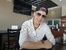 Andrés Lugo, el beauty vlogger del momento de visita en Coatzacoalcos