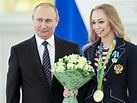 Putin insieme all’atleta Anastasia Maximova (Ap)