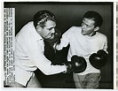 Sinatra photo: Frank Sinatra sparring in boxing gloves with Bobby ...