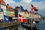 File:Nyhavn canal as seen from Kongens Nytorv square, Copenhagen ...