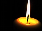 ein Licht im Dunkeln Foto & Bild | fotokunst, licht und feuer, licht ...