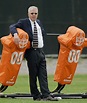 How the plight of former Browns majority owner Randy Lerner serves as a ...