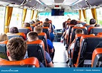 Pasajeros En Bus, Visión Trasera Foto editorial - Imagen de carretera ...