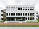 concrete skin, Akademisches Gymnasium Salzburg von Rieder | STYLEPARK