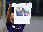 Vitor Hugo entra, marca pela Fiorentina e homenageia Astori