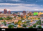 Albuquerque, Nuevo México, Estados Unidos Centro ciudad en penumbra ...