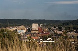 Overview of Ashland, Kentucky Editorial Image - Image of green, summer ...