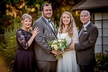 Wedding Family Portraits | Keeping It Simple - The Freckled Photographer