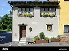 Landhaus im Dorf von Sorengo, Schweiz Stockfotografie - Alamy