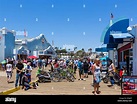 Massen von Menschen am Santa Monica Pier, Los Angeles, Kalifornien, USA ...