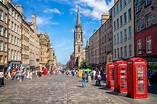 The Royal Mile in Edinburgh - The Busiest Street in Edinburgh's Old ...