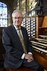 Stephen Cleobury at the King's Chapel organ console - King's College ...