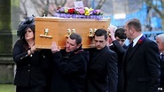 Bill Tarmey funeral: Farewell to Coronation Street star - BBC News
