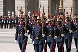 El relevo de la Guardia en el Palacio Real gran atractivo turístico de ...