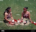 Dos niñas maoríes en traje tradicional 'Auckland Nueva Zelanda ...