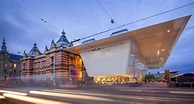 Extensión futurista del Museo Stedelijk en Ámsterdam. El volumen blanco ...