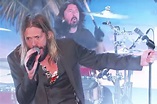 Taylor Hawkins & The Coattail Riders Perform With Dave Grohl & Perry ...