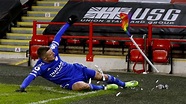 Jamie Vardy destroza el banderín de corner tras anotar en el último minuto